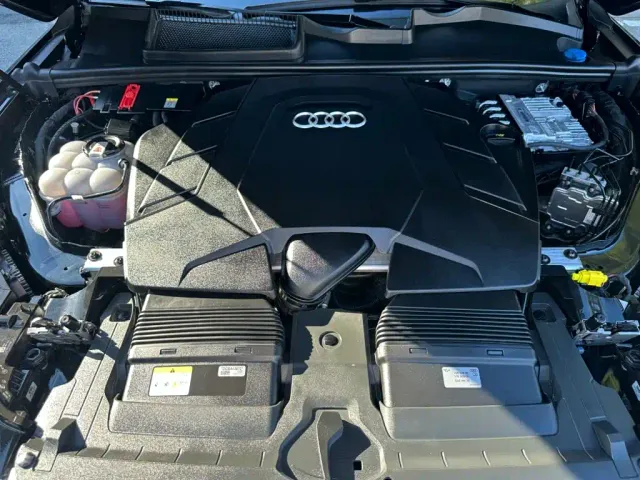 Audi Q7 — Фото автомобиля 8