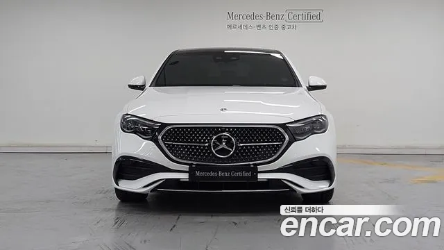 Mercedes-Benz E-Class — Фото автомобиля 3