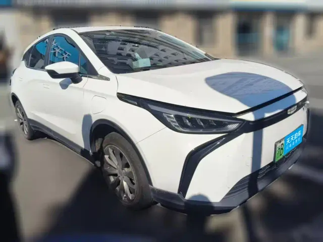 Geely Geometry M6 — Фото автомобиля 3
