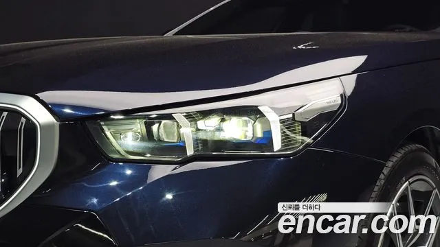 BMW 5 Series G60 — Фото автомобиля 7