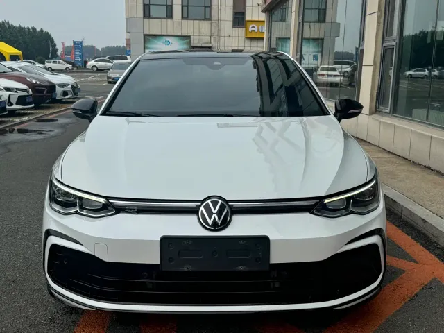 Volkswagen Golf — Фото автомобиля 2