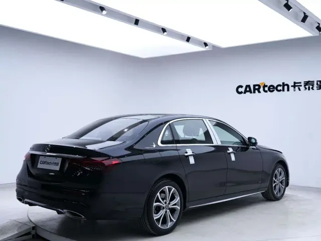 Mercedes-Benz E-Class — Фото автомобиля 14