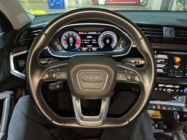 Audi Q3 — Фото автомобиля 10