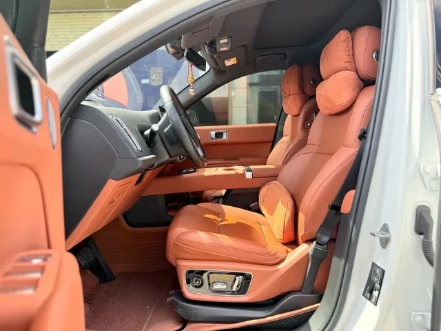 Li Auto L7 — Фото автомобиля 6