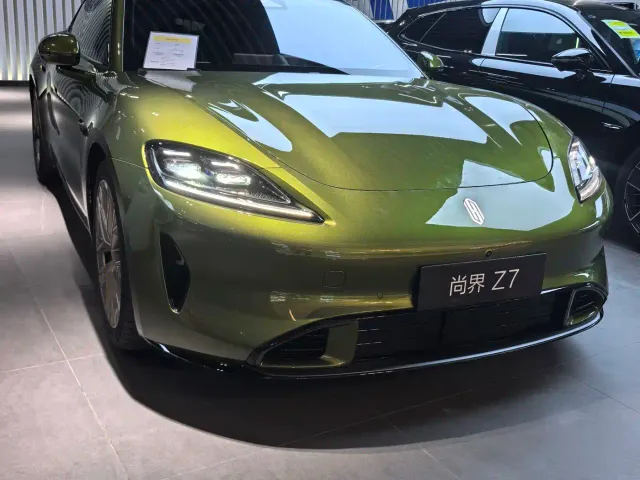 Shangjie Z7 — Фото автомобиля 3