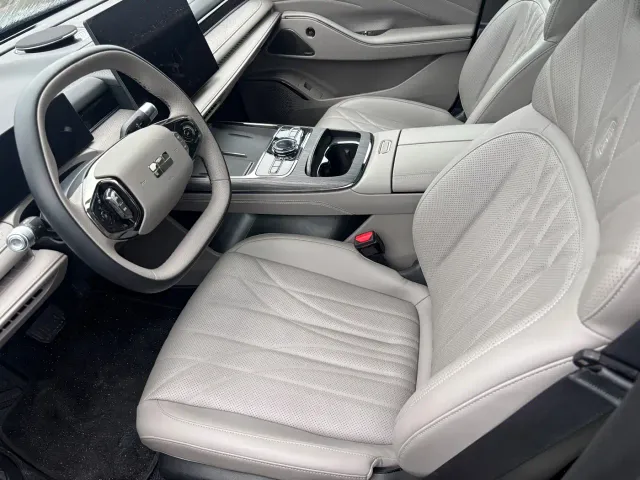 Geely Galaxy Xingyao 8 — Фото автомобиля 4