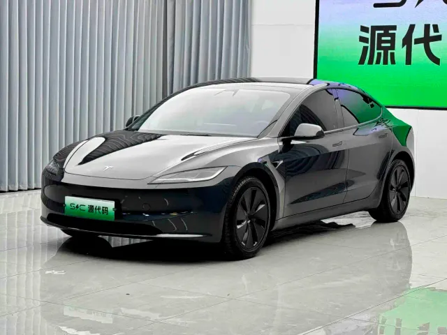 Tesla Model 3 — Фото автомобиля 4