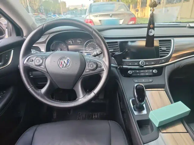 Buick LaCrosse — Фото автомобиля 10