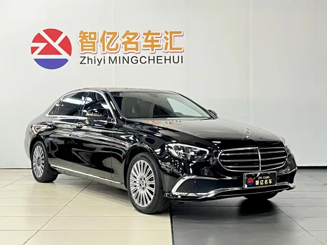 Mercedes-Benz E-Class — Фото автомобиля 12