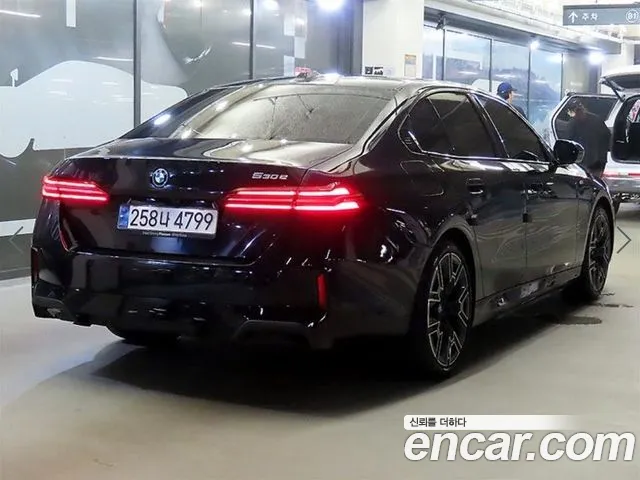 BMW 5-Series 5 серия (G60) — Фото автомобиля 4