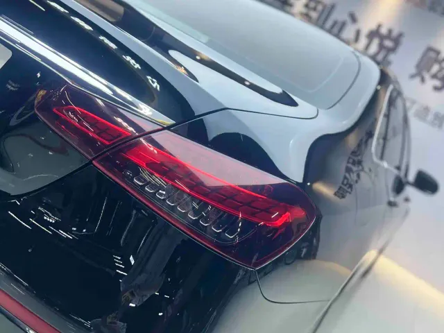 Mercedes-Benz E-Class — Фото автомобиля 14