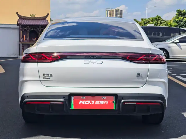 BYD Qin L — Фото автомобиля 5