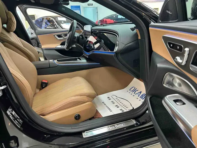 Mercedes-Benz E-Class — Фото автомобиля 16