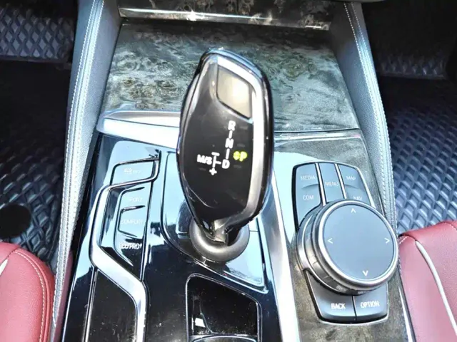 BMW 5 Series — Фото автомобиля 16