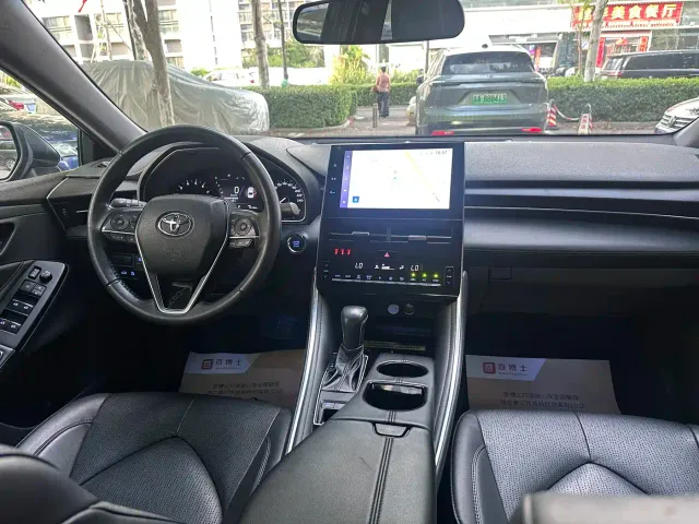 Toyota Avalon — Фото автомобиля 9