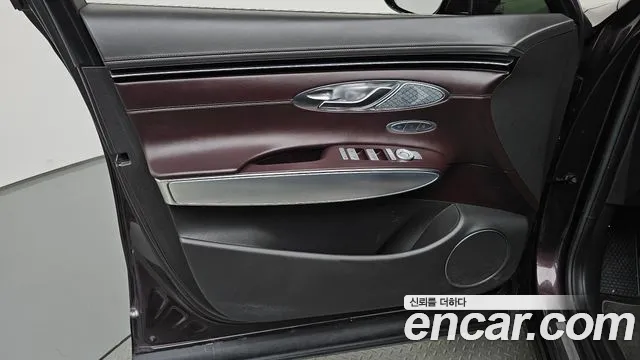 Genesis GV70 2.5T Бензин AWD — Фото автомобиля 25