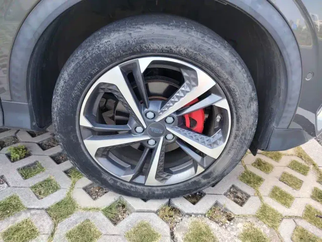 Geely Binyue — Фото автомобиля 8