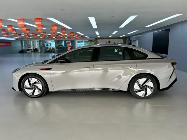 Hongqi EH7 — Фото автомобиля 8