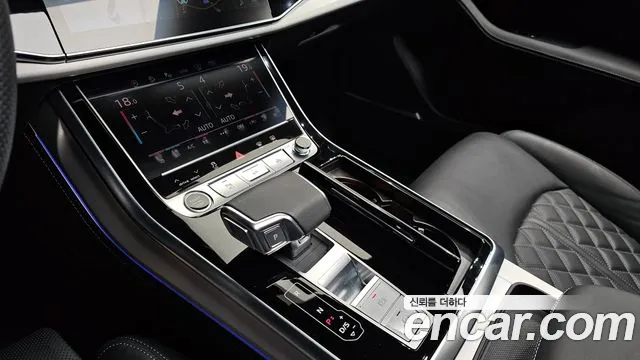 Audi Q7 — Фото автомобиля 9
