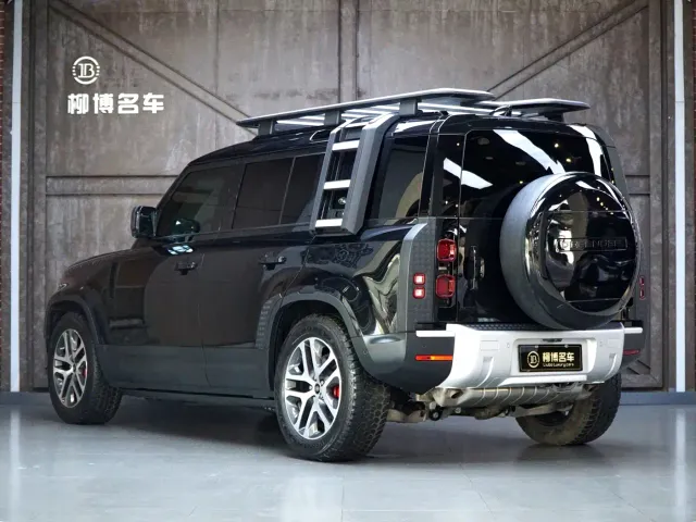 Land Rover Defender — Фото автомобиля 3
