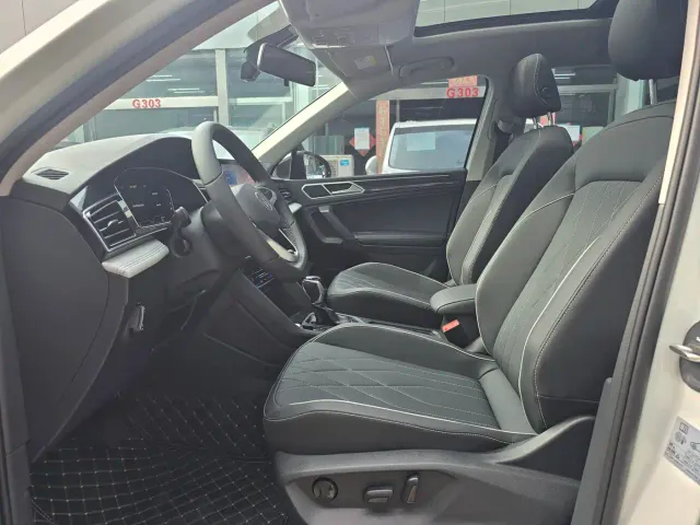 Volkswagen Tiguan L — Фото автомобиля 8
