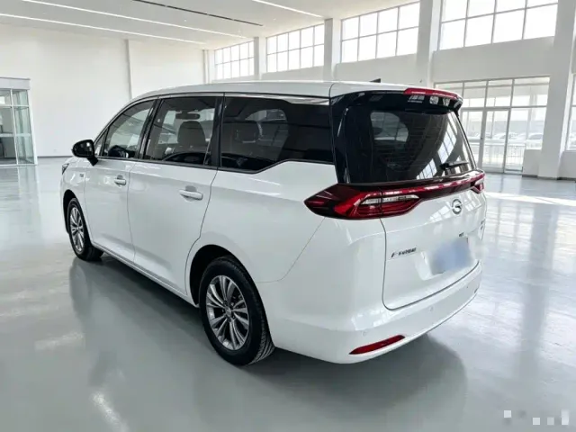GAC Trumpchi M6 — Фото автомобиля 4
