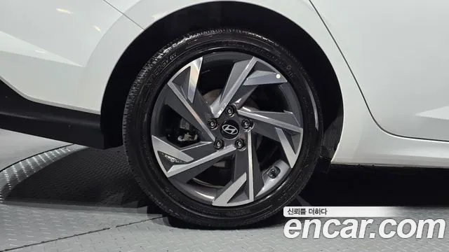 Hyundai Avante CN7 — Фото автомобиля 5