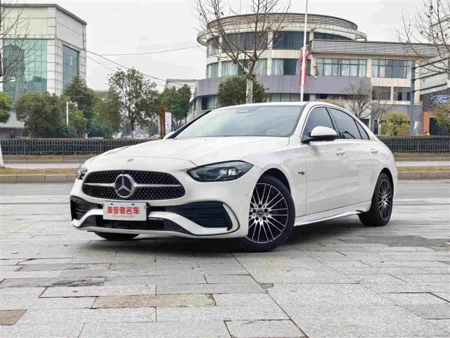 Фотография автомобиля — Mercedes-Benz C-Class