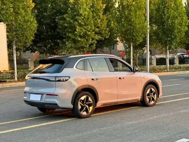 Geely Galaxy E5 — Фото автомобиля 9