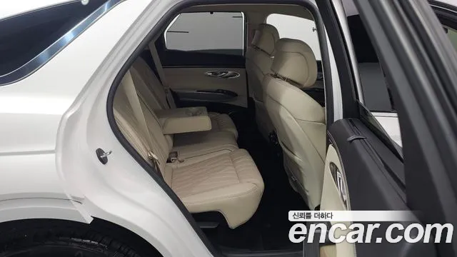 Genesis GV70 — Фото автомобиля 17