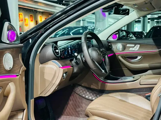 Mercedes-Benz E-Class — Фото автомобиля 4