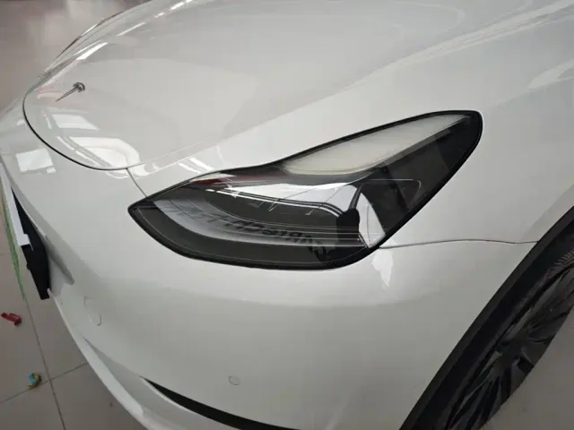 Tesla Model Y — Фото автомобиля 7