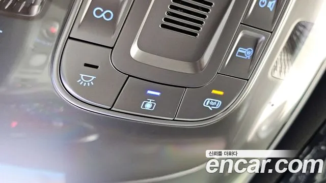 Genesis GV70 2.5T Бензин AWD — Фото автомобиля 24
