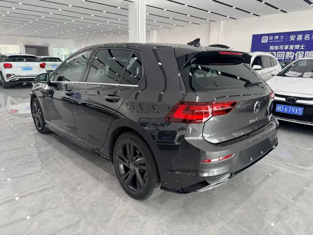 Volkswagen Golf — Фото автомобиля 6
