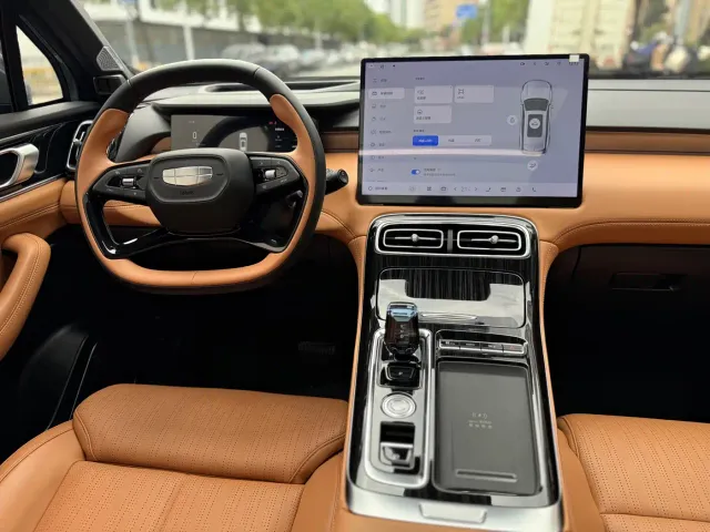 Geely Boyue L — Фото автомобиля 23