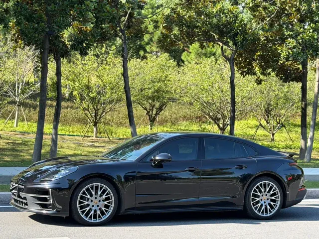 Porsche Panamera — Фото автомобиля 2