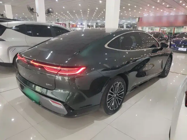 Geely Galaxy Xingyao 8 — Фото автомобиля 4