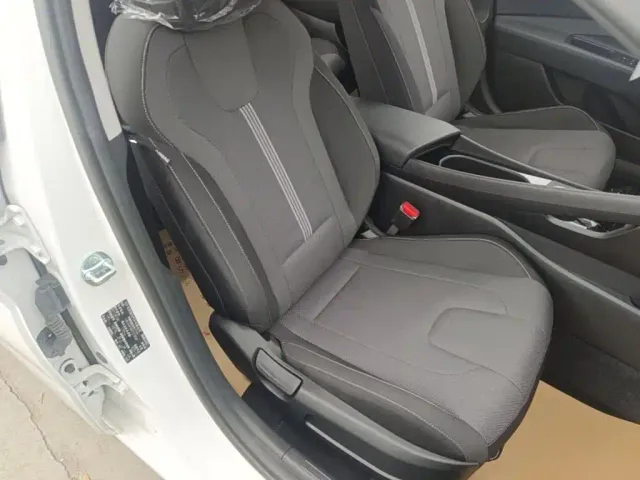 Hyundai Elantra — Фото автомобиля 24