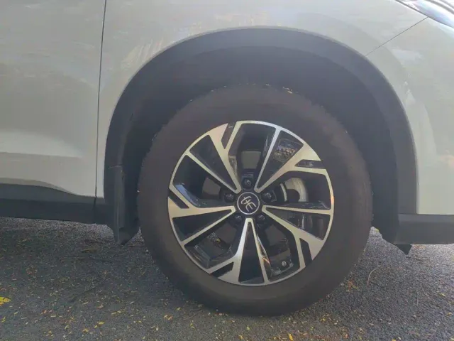BYD Song Pro — Фото автомобиля 25