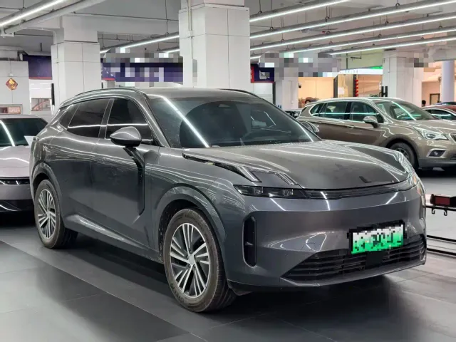 Lynk & Co 08 EM-P — Фото автомобиля 3