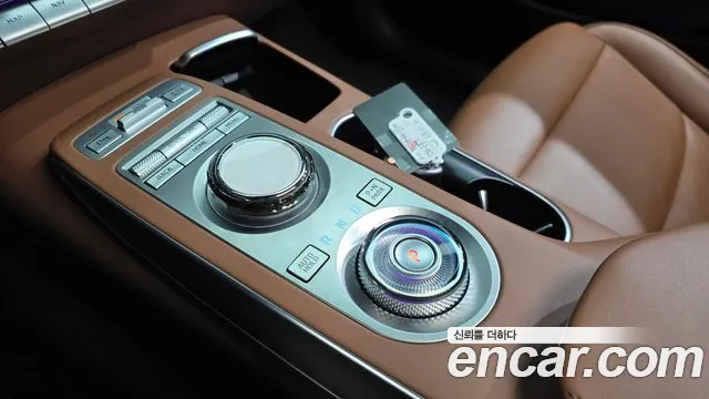 Genesis GV70 — Фото автомобиля 12