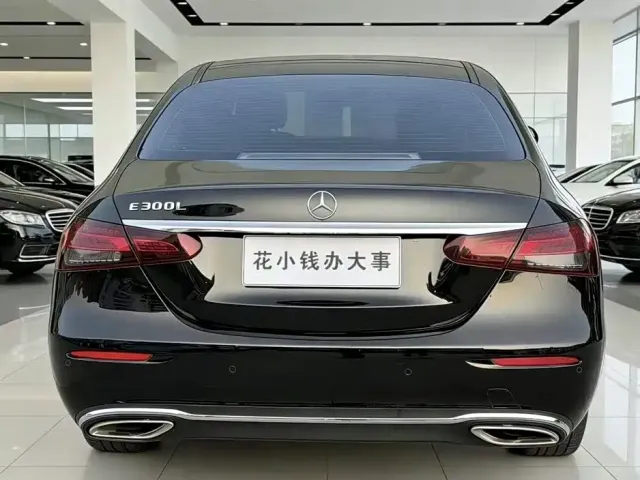 Mercedes-Benz E-Class — Фото автомобиля 8