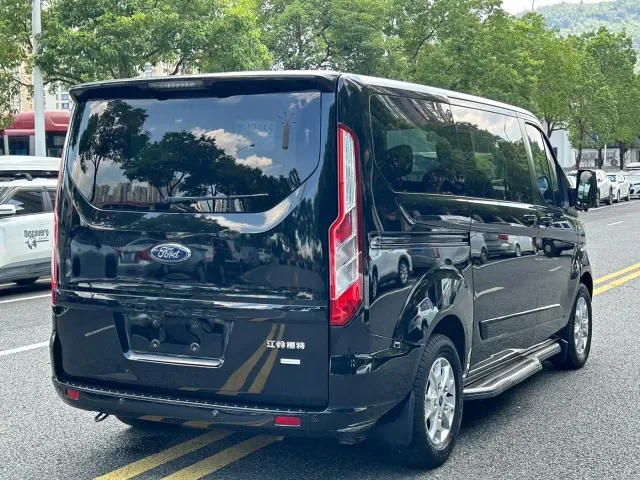 Ford Tourneo — Фото автомобиля 4