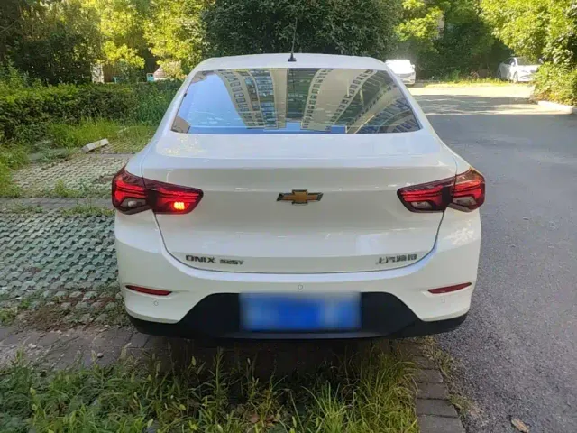 Chevrolet Cavalier — Фото автомобиля 3