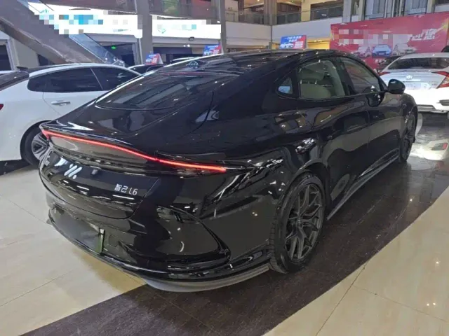 IM Motors L6 — Фото автомобиля 6