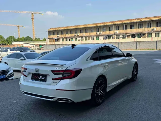Honda Accord — Фото автомобиля 9