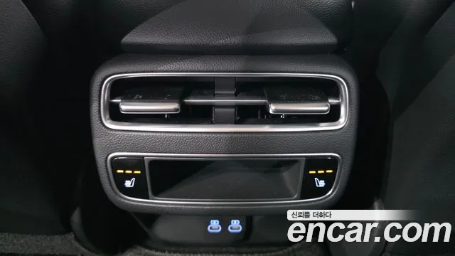 Genesis GV70 2.5T Бензин 2WD — Фото автомобиля 18