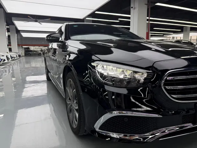 Mercedes-Benz E-Class — Фото автомобиля 26