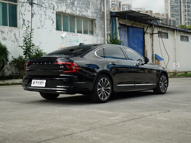 Volvo S90 — Фото автомобиля 9