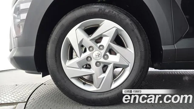 Hyundai Kona Kona (SX2) Бензин 2.0 2WD — Фото автомобиля 3